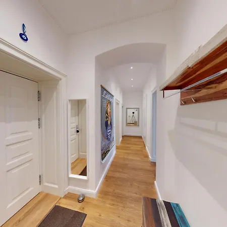 Myhappyplace In The Middle Of