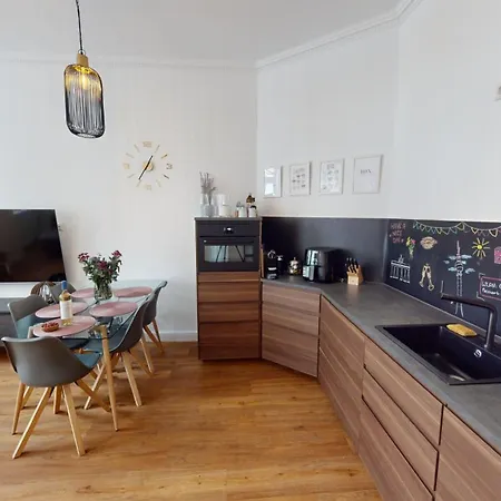 Myhappyplace In The Middle Of *